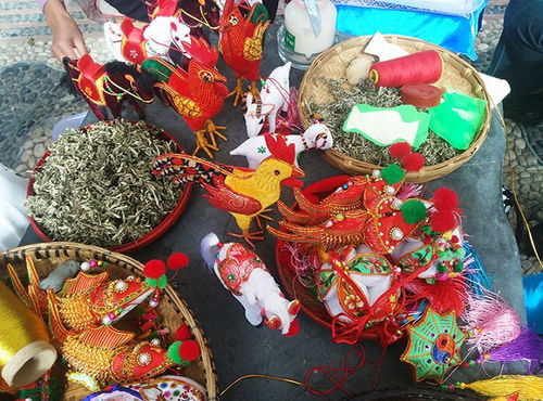 指尖上的白族风情 剑川布扎白马摆件